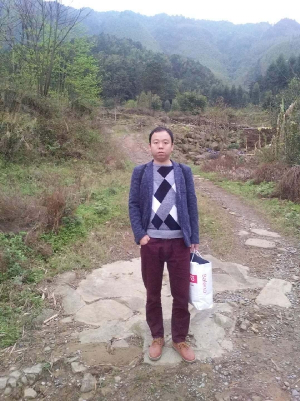 奋斗的第一张照片--新乡相亲服务中心