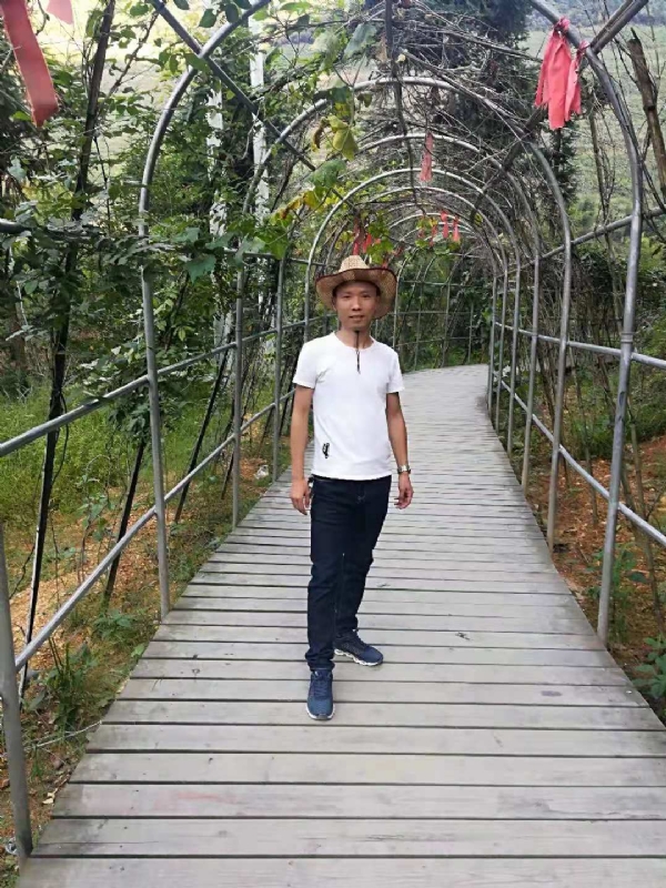 蓝天的第一张照片--新乡相亲服务中心