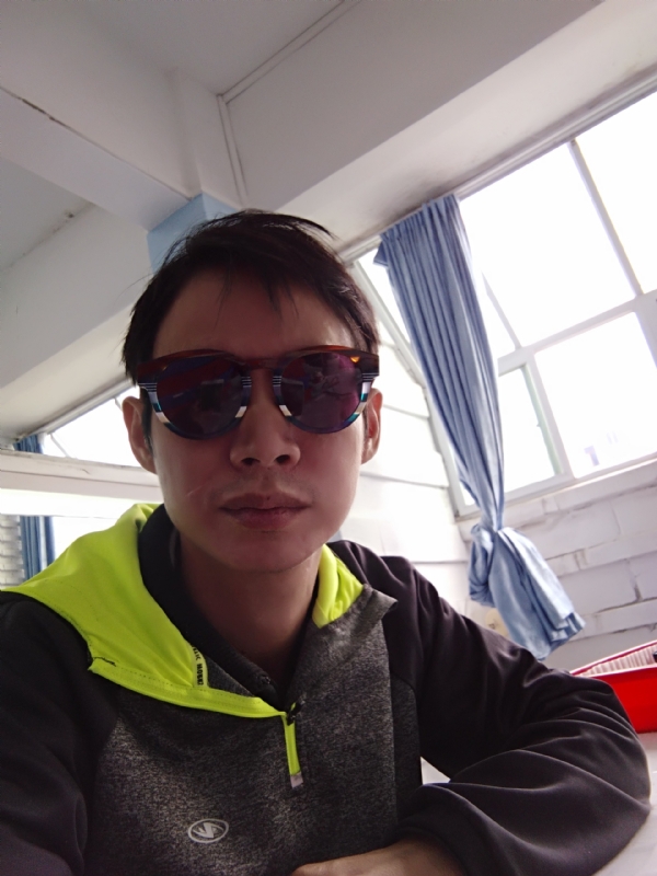 五华移民男的第一张照片--新乡相亲服务中心