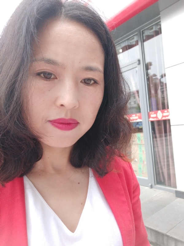 枫叶飘零的第一张照片--新乡相亲服务中心