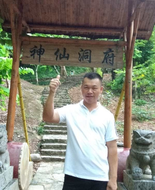 强仔的第一张照片--新乡相亲服务中心