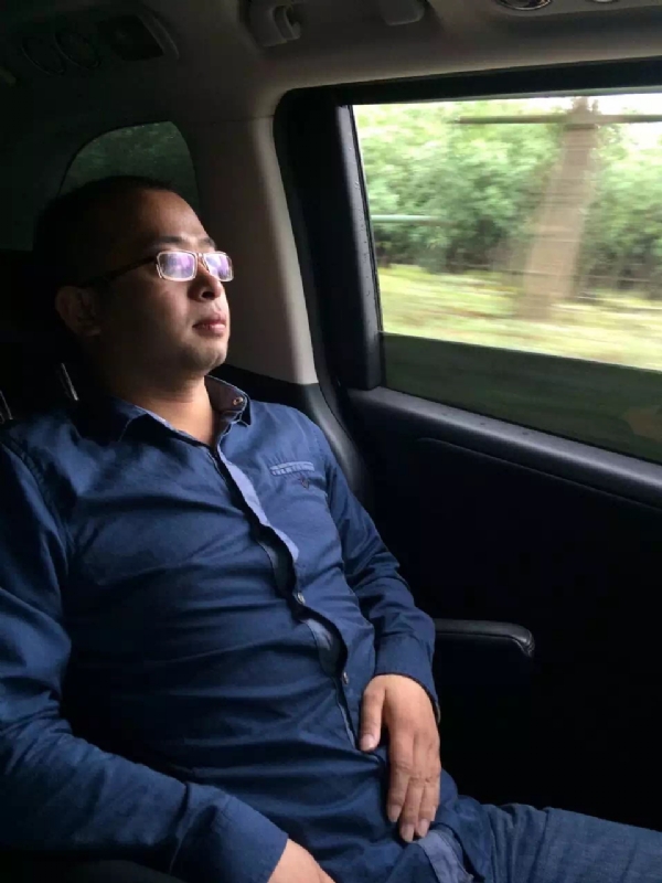 世界那么大的第三张照片--新乡相亲服务中心