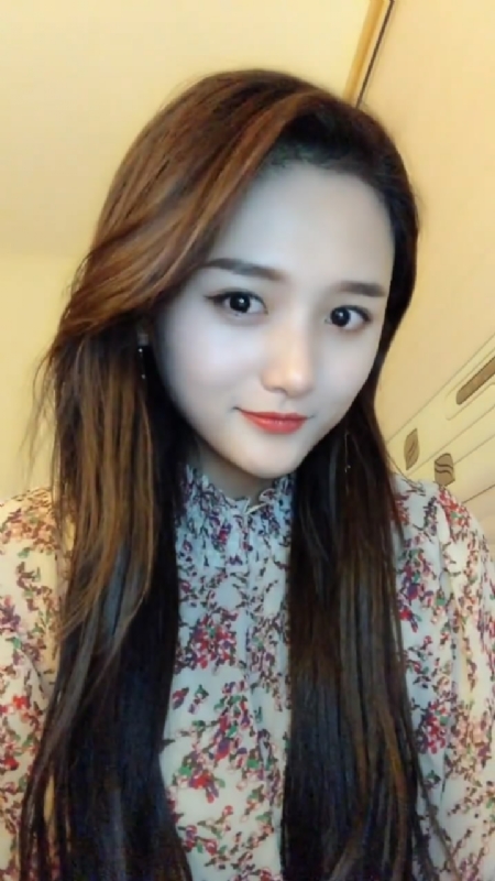 淡然一笑的第一张照片--新乡相亲服务中心