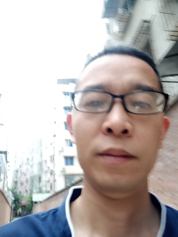 眼镜的第一张照片--新乡相亲服务中心