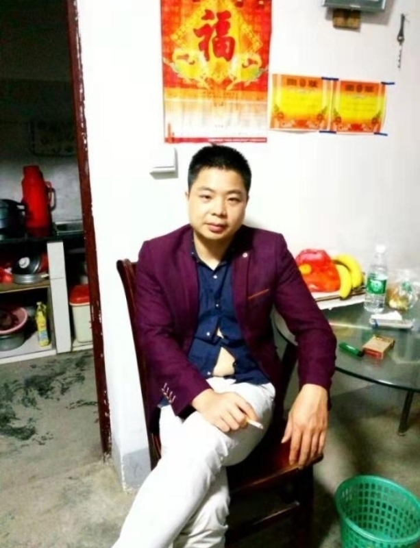 蓝色的微笑的第一张照片--新乡相亲服务中心