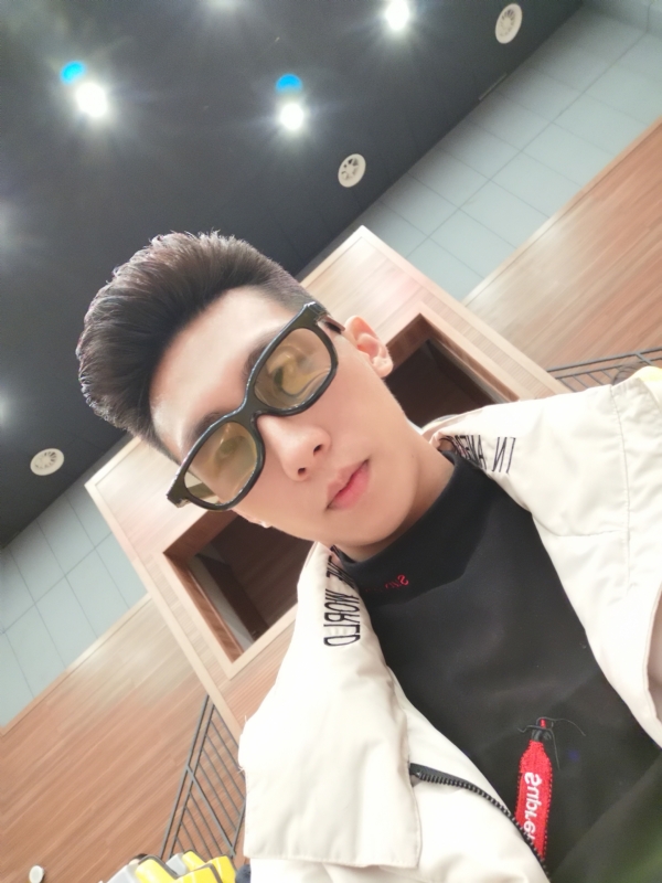 少年已不在年少的第一张照片--新乡相亲服务中心