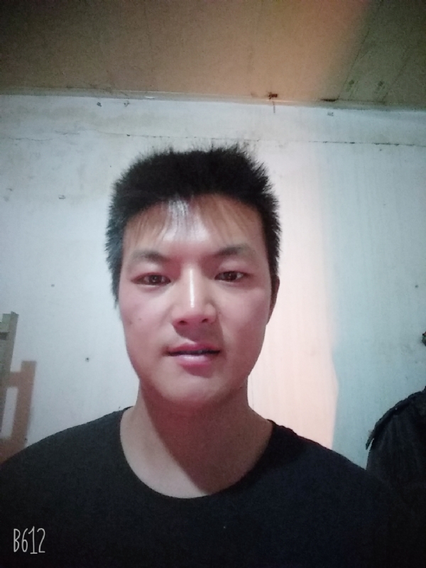 风轻云淡的第一张照片--新乡相亲服务中心