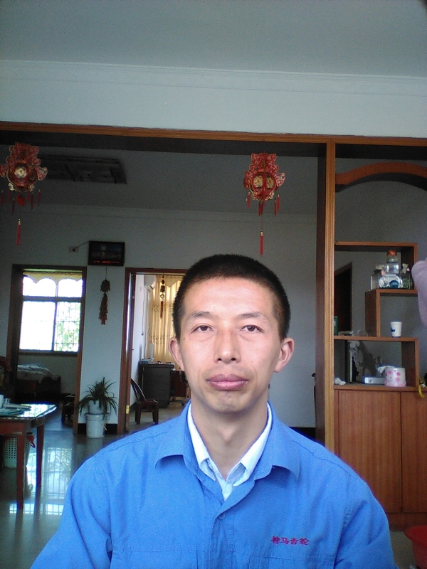 红玫瑰的第一张照片--新乡相亲服务中心