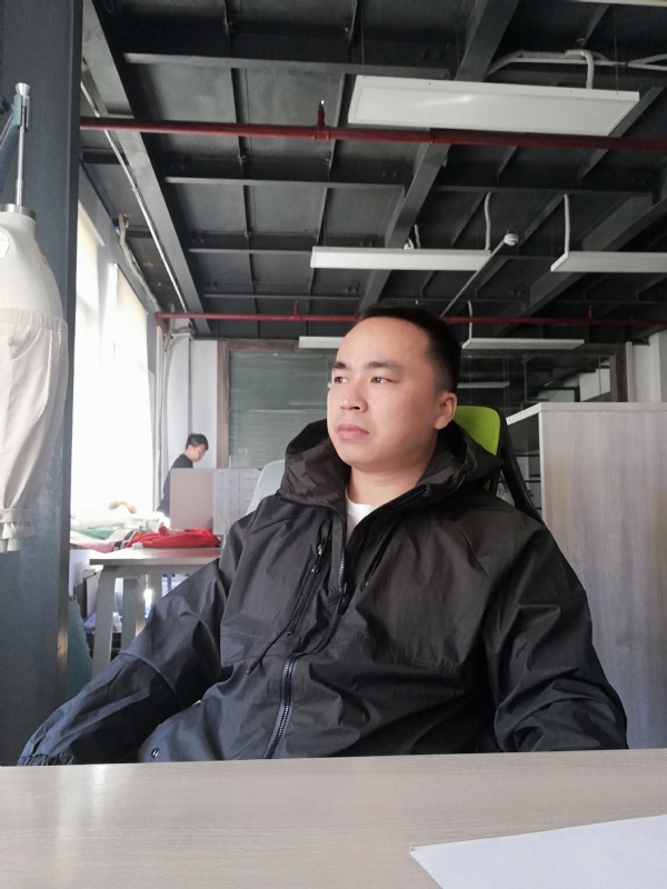 左眼皮跳跳的第一张照片--新乡相亲服务中心