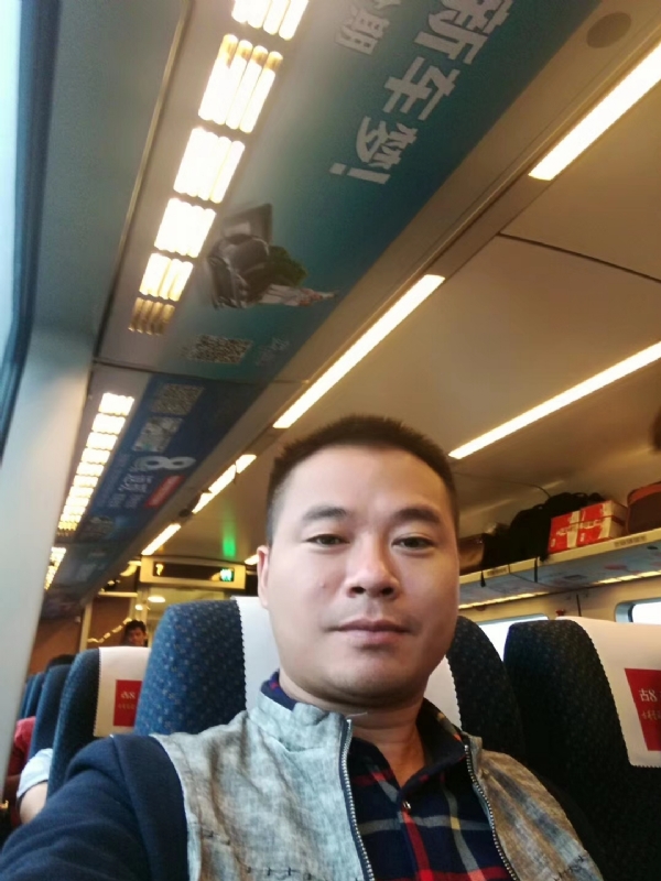 等爱的人的第一张照片--新乡相亲服务中心