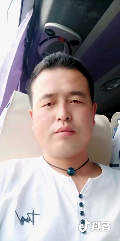 瞬间被爱上的第一张照片--新乡相亲服务中心