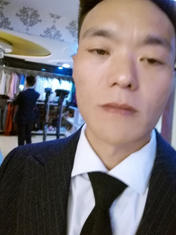 醉酒的蝴蝶的第二张照片--新乡相亲服务中心