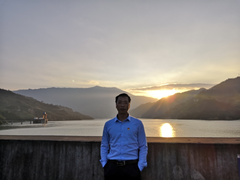 庸人自扰的第一张照片--新乡相亲服务中心