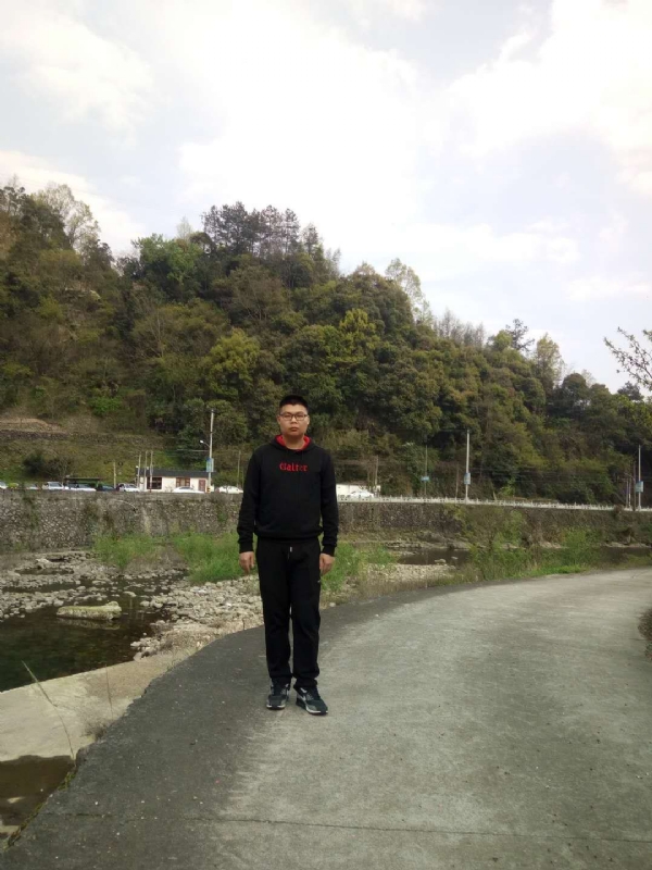 等着上钩的鱼的第二张照片--新乡相亲服务中心