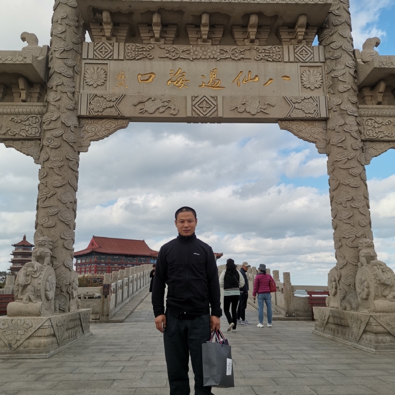 向日葵的微笑的第一张照片--新乡相亲服务中心