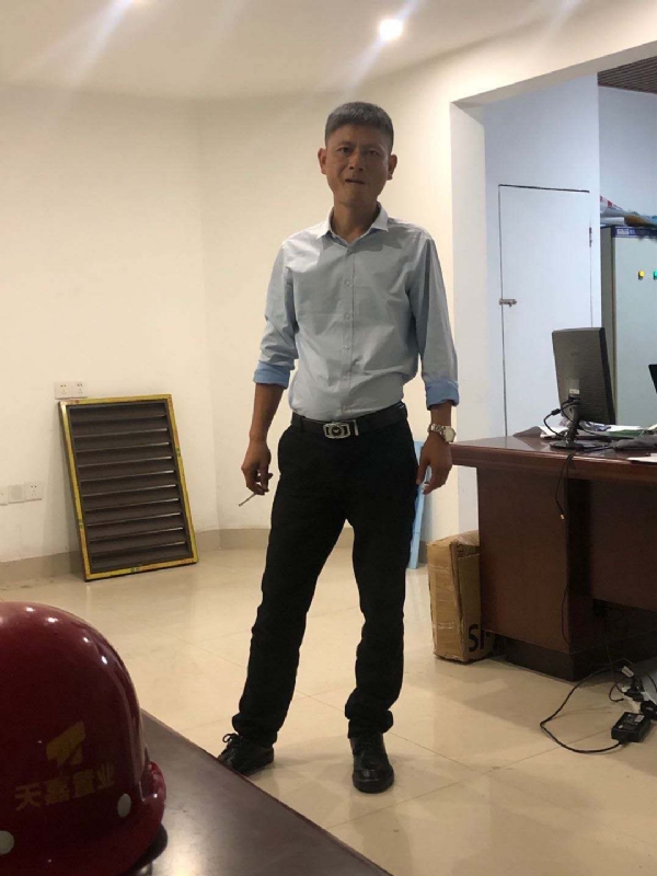 郁闷之中的第一张照片--新乡相亲服务中心