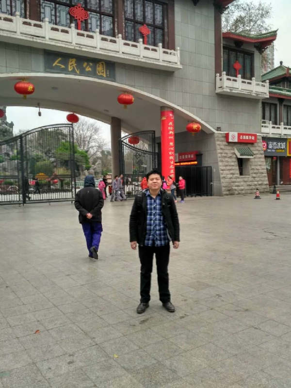 在奋斗的第一张照片--新乡相亲服务中心