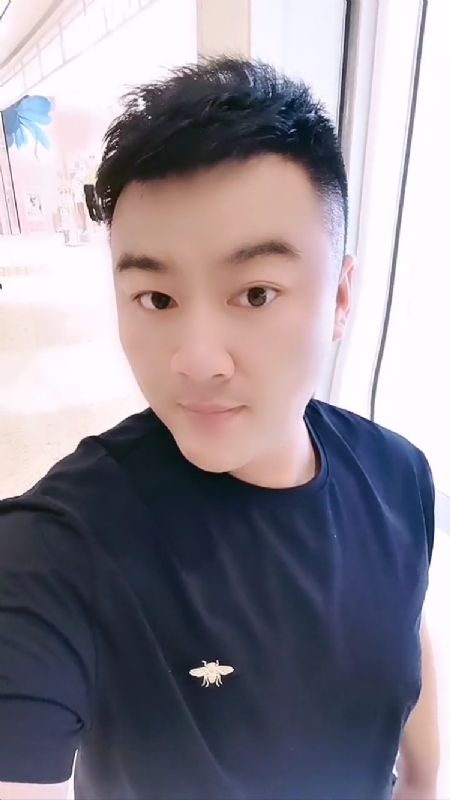 微风徐徐的第一张照片--新乡相亲服务中心