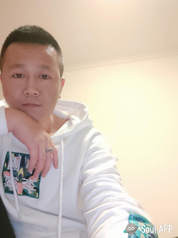 Away的第一张照片--新乡相亲服务中心