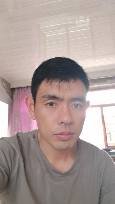 小草莓1981的第一张照片--新乡相亲服务中心