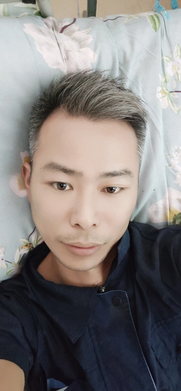 火山口的第一张照片--新乡相亲服务中心