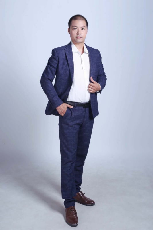 努力的青年的第一张照片--新乡相亲服务中心