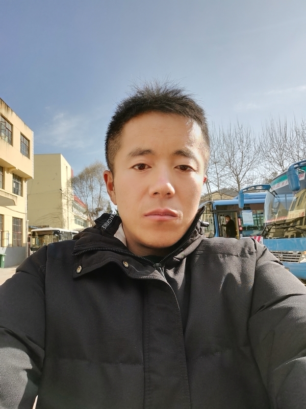 孤独的云的第一张照片--新乡相亲服务中心