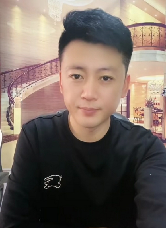 屋顶拾荒人的第三张照片--新乡相亲服务中心