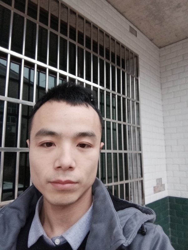 笑得那么开心的第三张照片--新乡相亲服务中心