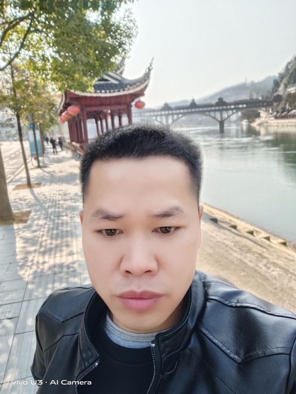 啊锦的第一张照片--新乡相亲服务中心