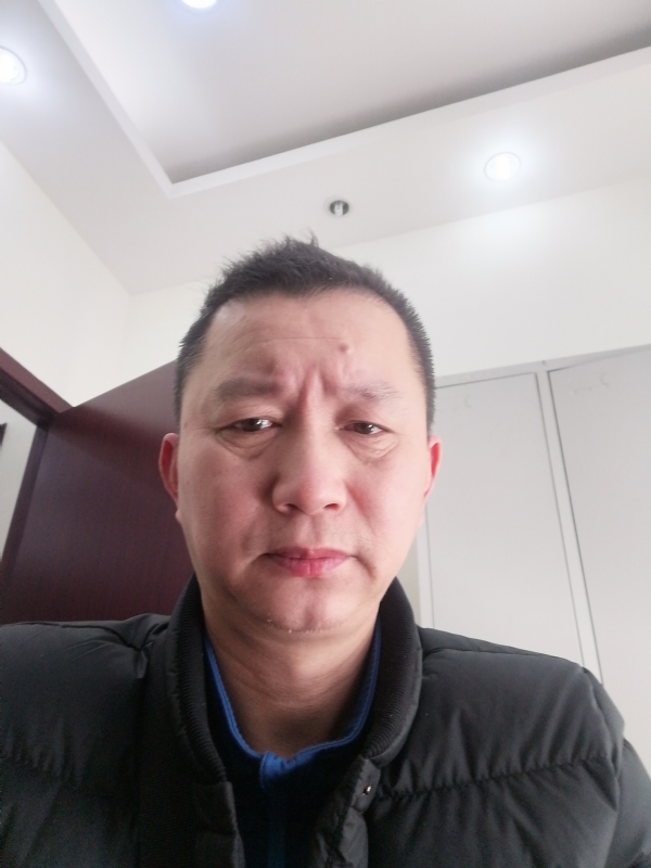 相视而笑的第一张照片--新乡相亲服务中心