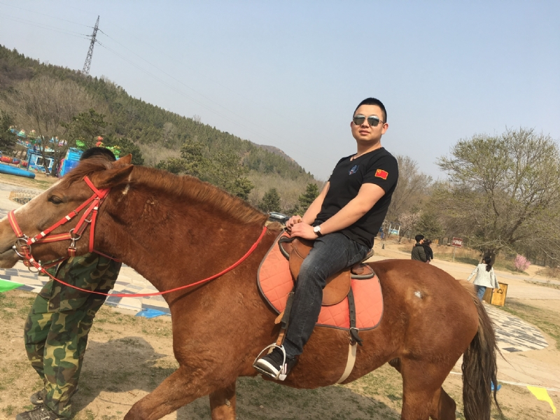 麦田的守望者的第一张照片--新乡相亲服务中心