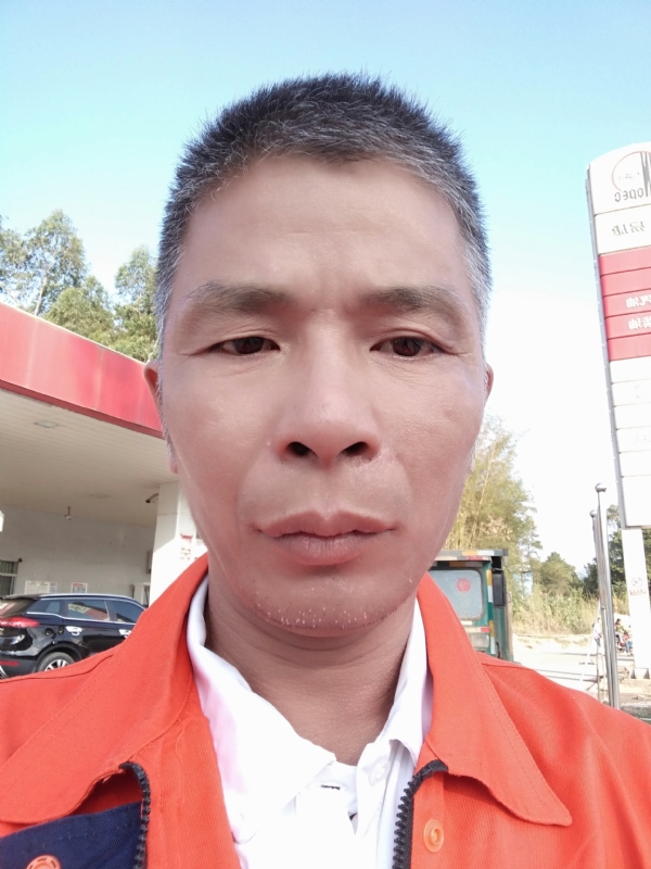 静候缘分的第一张照片--新乡相亲服务中心