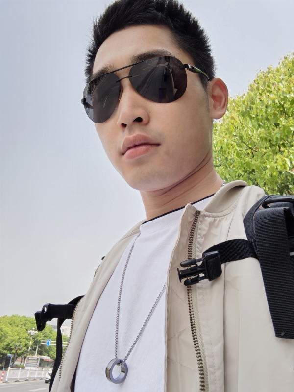 残花落陌,的第一张照片--新乡相亲服务中心