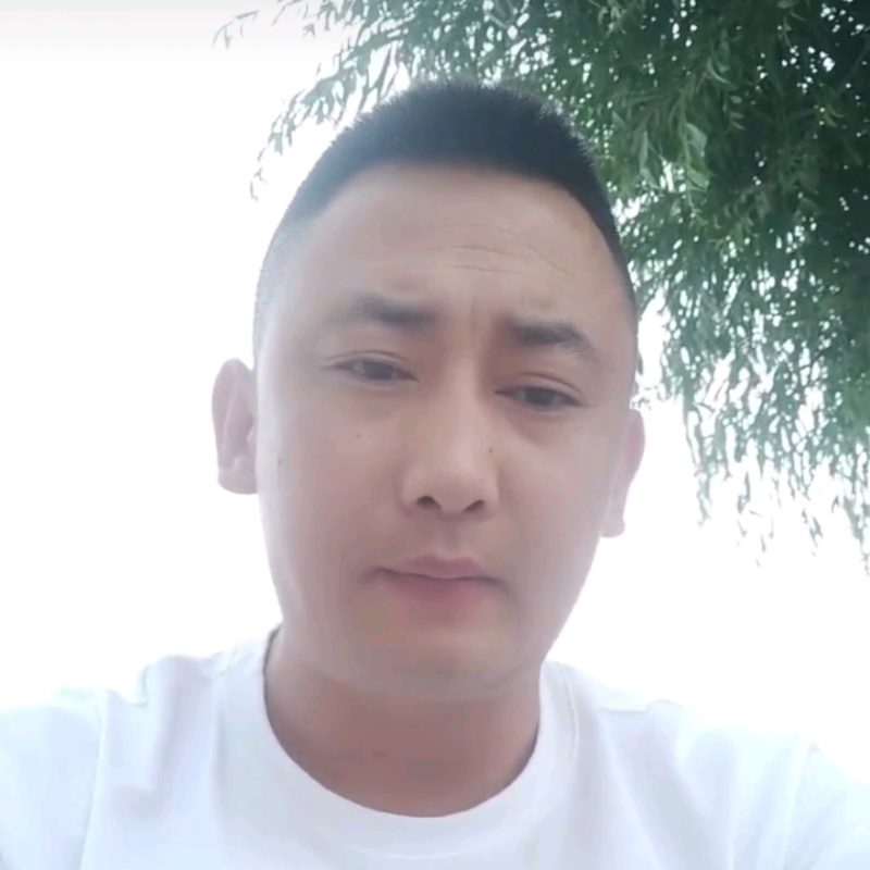 潇洒的第一张照片--新乡相亲服务中心