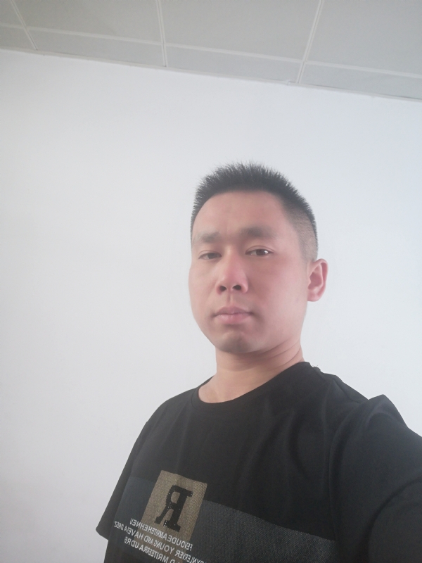 孤独的狼的第一张照片--新乡相亲服务中心