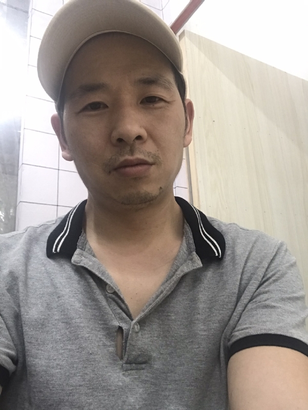 老何的第一张照片--新乡相亲服务中心