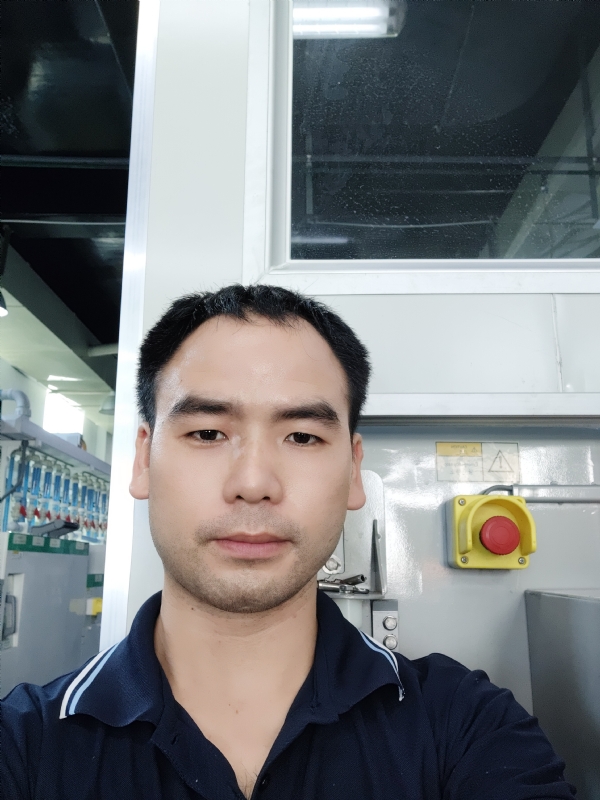 黄伟的第一张照片--新乡相亲服务中心