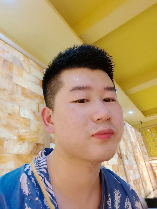 六月与阿十二的第一张照片--新乡相亲服务中心