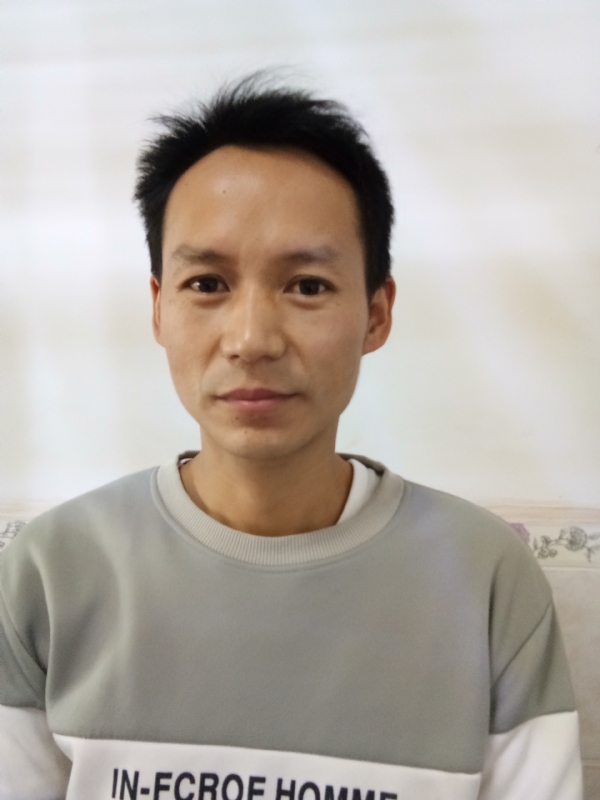 单亲爸爸的第一张照片--新乡相亲服务中心