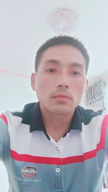 染红尘世的第一张照片--新乡相亲服务中心