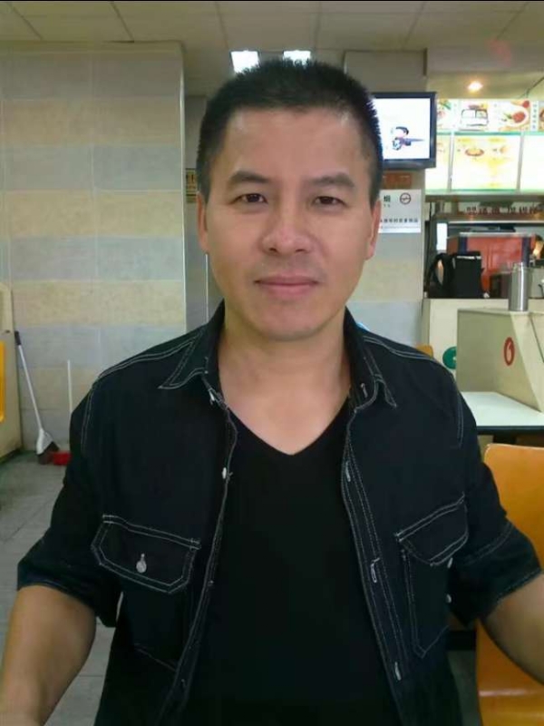 享受孤独的第一张照片--新乡相亲服务中心