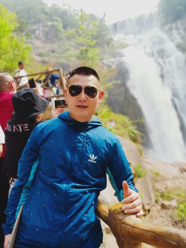 钟爱一生的第一张照片--新乡相亲服务中心