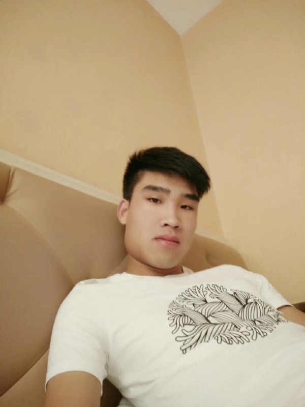 谁不曾孤单上路的第一张照片--新乡相亲服务中心