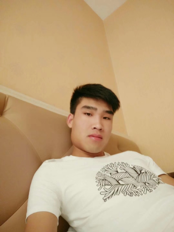 谁不曾孤单上路的第二张照片--新乡相亲服务中心