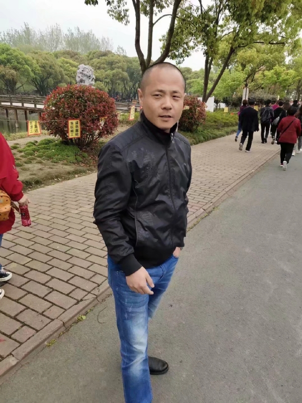 傻子的第一张照片--新乡相亲服务中心