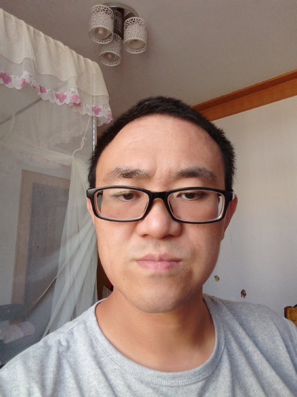 小涨常鸿的第一张照片--新乡相亲服务中心