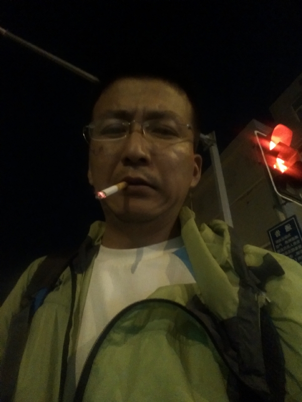 认真的生活的第一张照片--新乡相亲服务中心