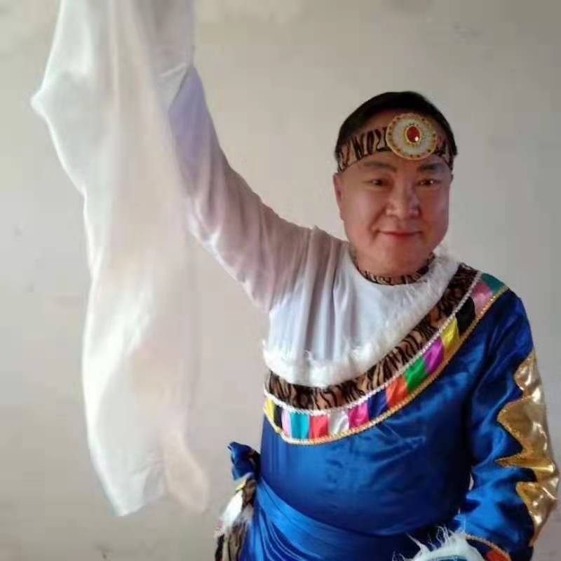 走在冷风中的第一张照片--新乡相亲服务中心