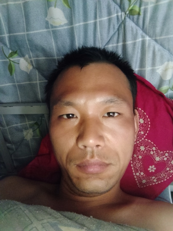 弘扬的第一张照片--新乡相亲服务中心